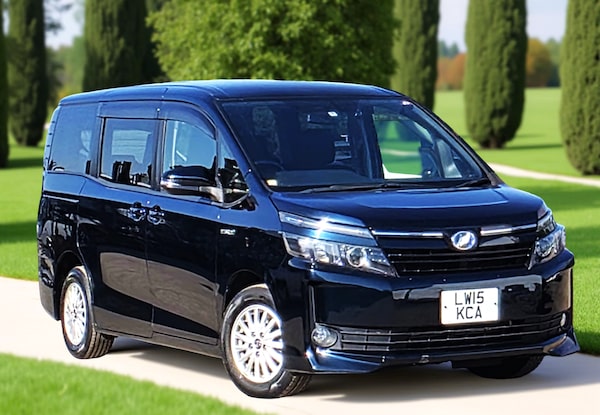 Used Toyota Voxy 2015 for sale - 74446391: Photo 1