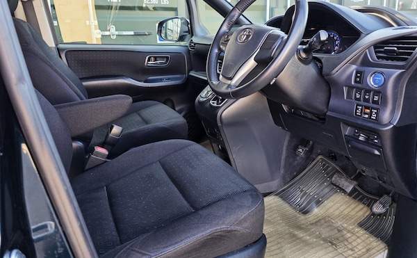 Used Toyota Voxy 2015 for sale - 74446391: Photo 23