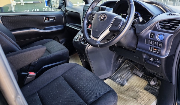 Used Toyota Voxy 2015 for sale - 74446391: Photo 29
