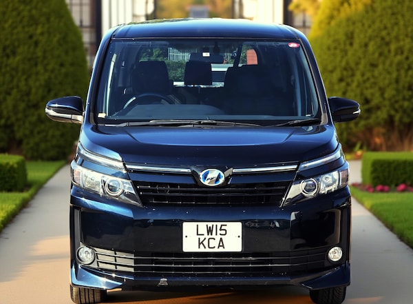 Used Toyota Voxy 2015 for sale - 74446391: Photo 9