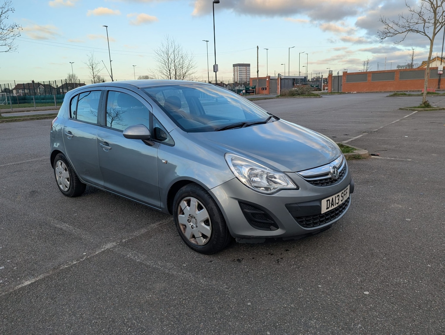 Used Vauxhall Corsa 2013 for sale - 77053538: Photo 2