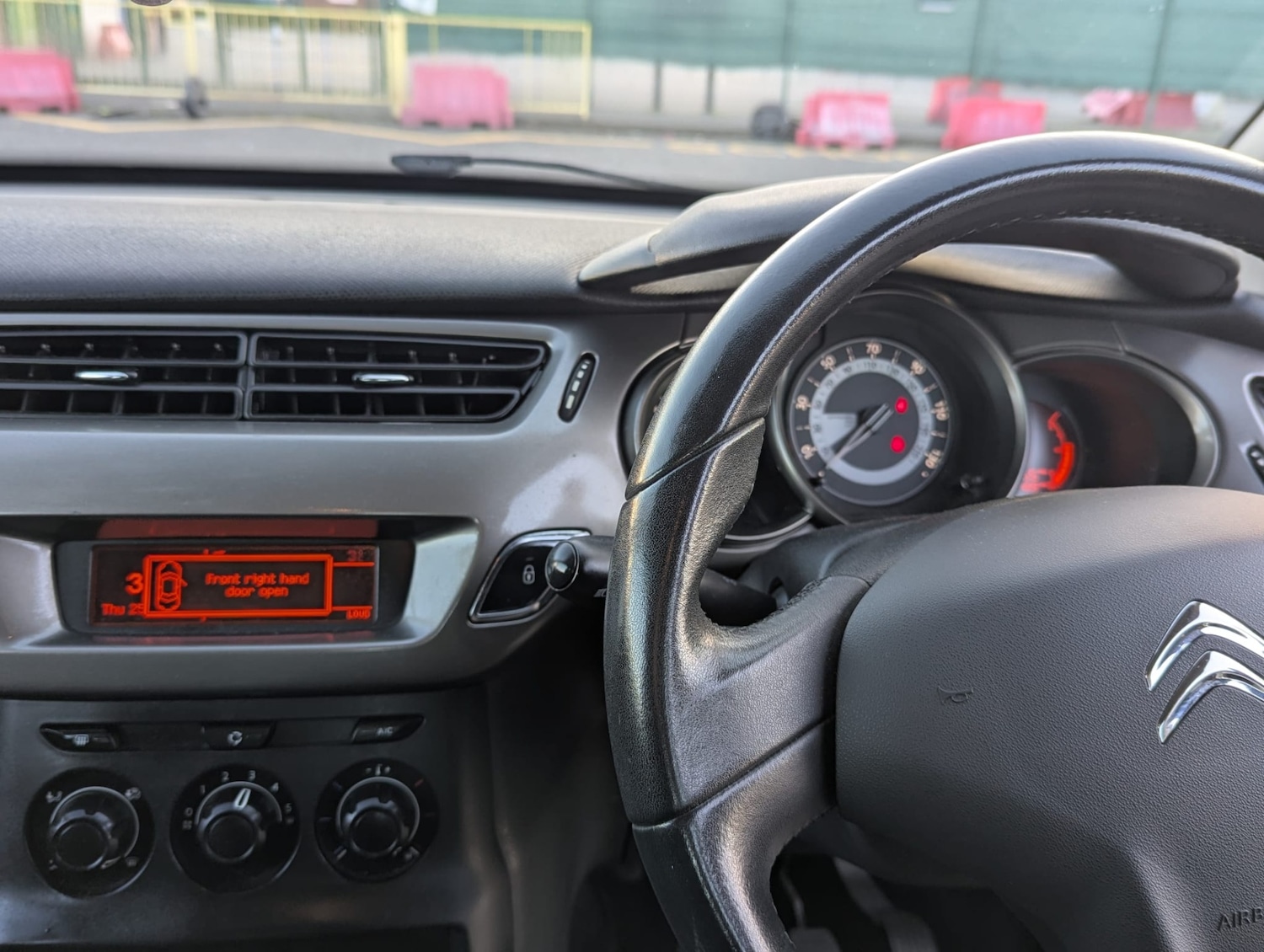 Used Vauxhall Corsa 2013 for sale - 77053538: Photo 26