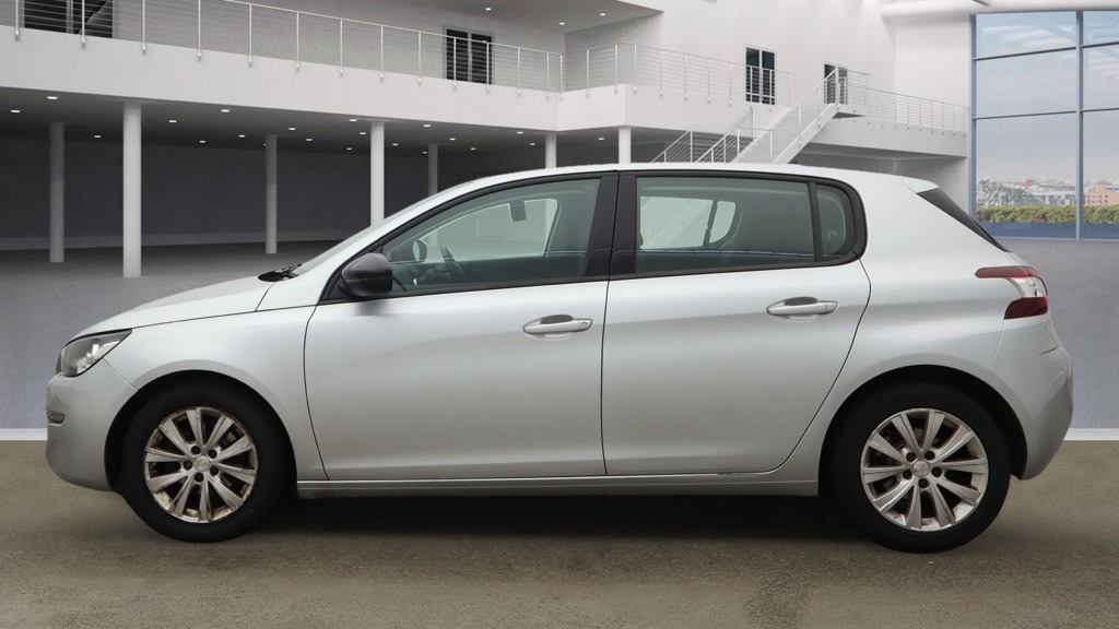 Used Peugeot 308 2015 for sale - 76335017: Photo 5