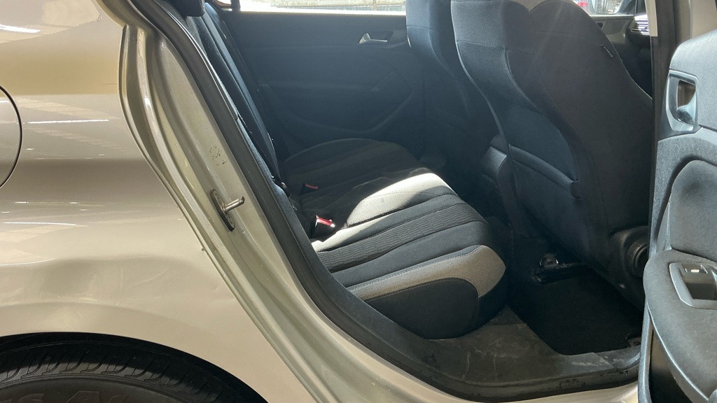 Used Peugeot 308 2015 for sale - 76335017: Photo 7