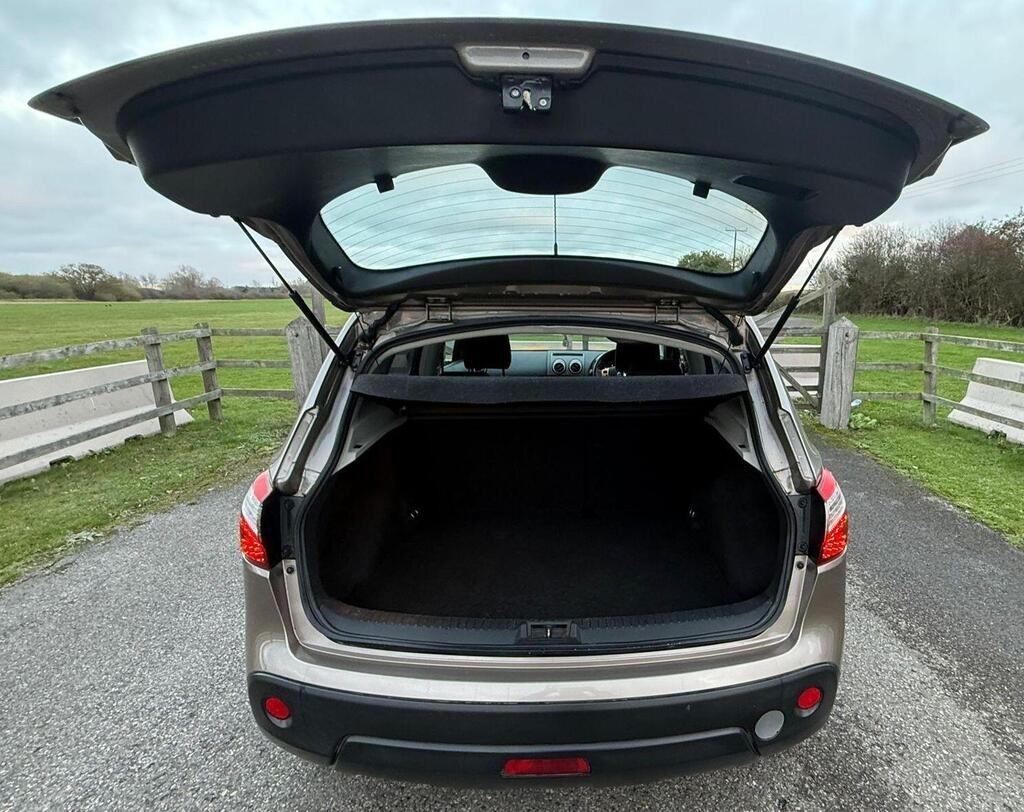 Used Nissan Qashqai 2011 for sale - 77213559: Photo 24