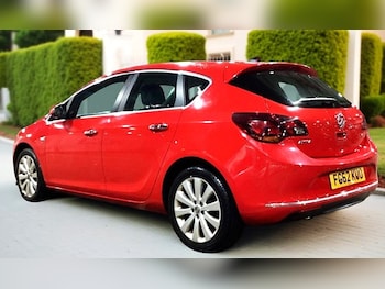 Used Vauxhall Astra 2012 for sale - 77207233: Photo