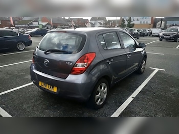 Used Hyundai i20 2011 for sale - 76847667: Photo