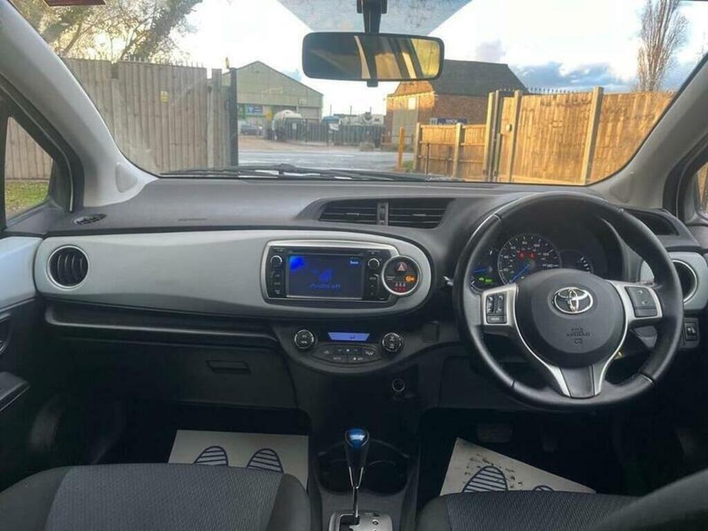 Used Toyota Yaris 2012 for sale - 77162719: Photo 12