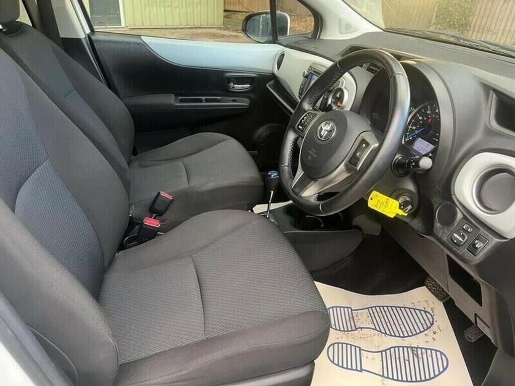 Used Toyota Yaris 2012 for sale - 77162719: Photo 33