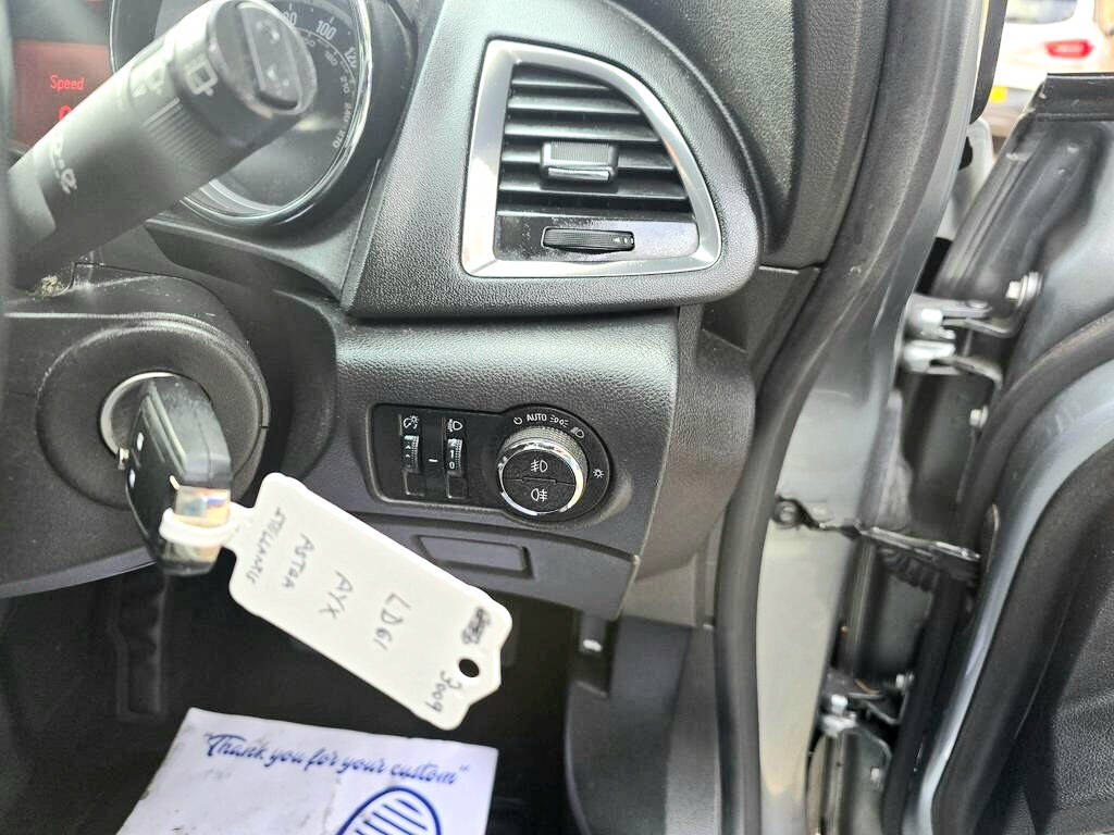 Used Vauxhall Astra 2011 for sale - 76379673: Photo 13