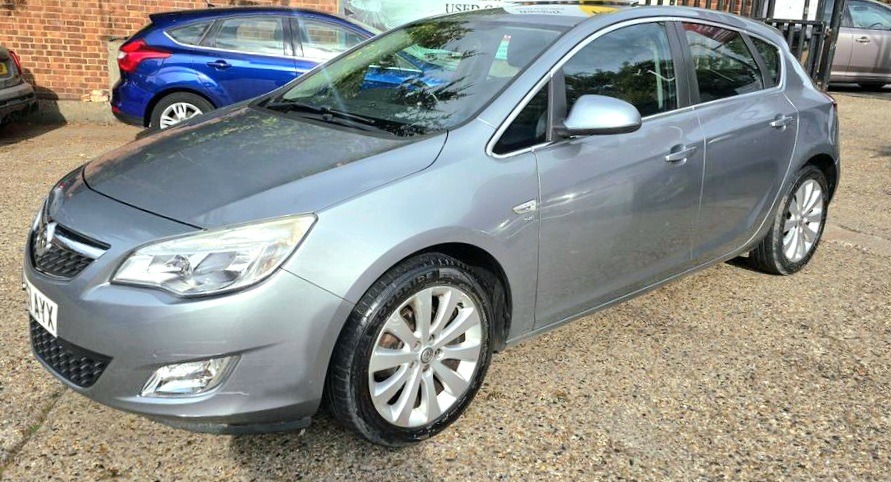 Used Vauxhall Astra 2011 for sale - 76379673: Photo 3