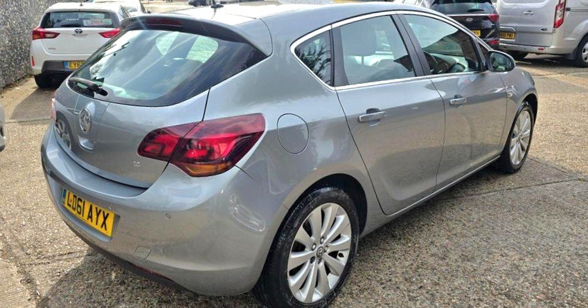 Used Vauxhall Astra 2011 for sale - 76379673: Photo 5