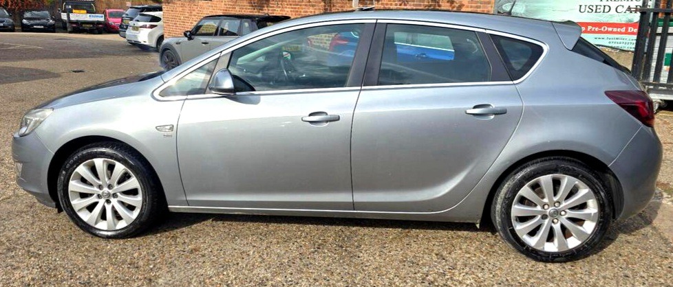 Used Vauxhall Astra 2011 for sale - 76379673: Photo 6