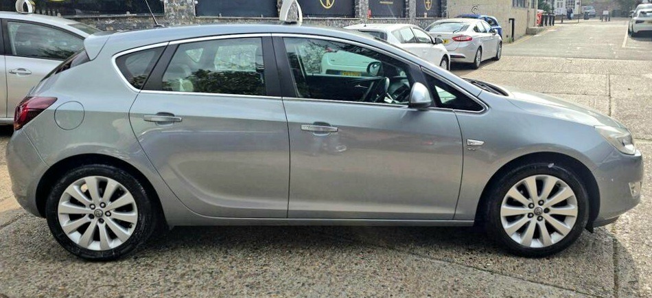 Used Vauxhall Astra 2011 for sale - 76379673: Photo 7