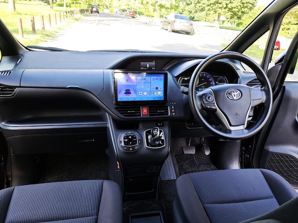 Used Toyota Voxy 2015 for sale - 74532833: Photo 15
