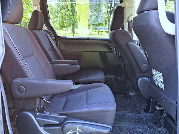 Used Toyota Voxy 2015 for sale - 74532833: Photo 45