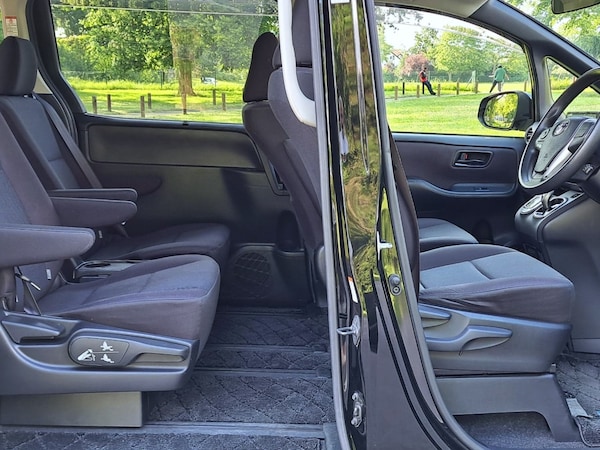 Used Toyota Voxy 2015 for sale - 74532833: Photo 47
