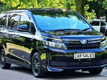 Used Toyota Voxy 2015 for sale - 74532833: Photo