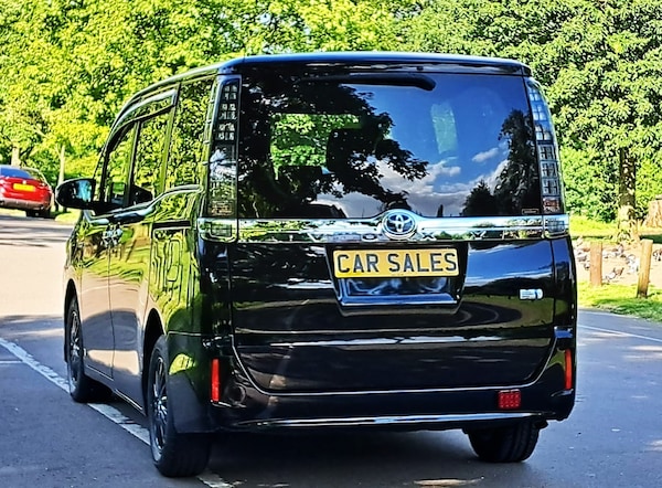 Used Toyota Voxy 2015 for sale - 74532833: Photo 63