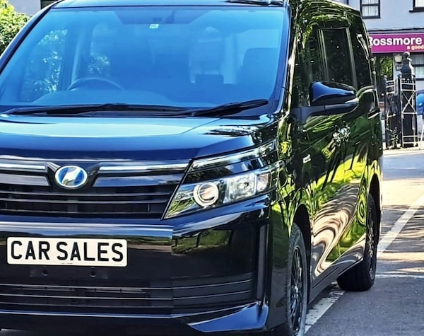 Used Toyota Voxy 2015 for sale - 74532833: Photo 81