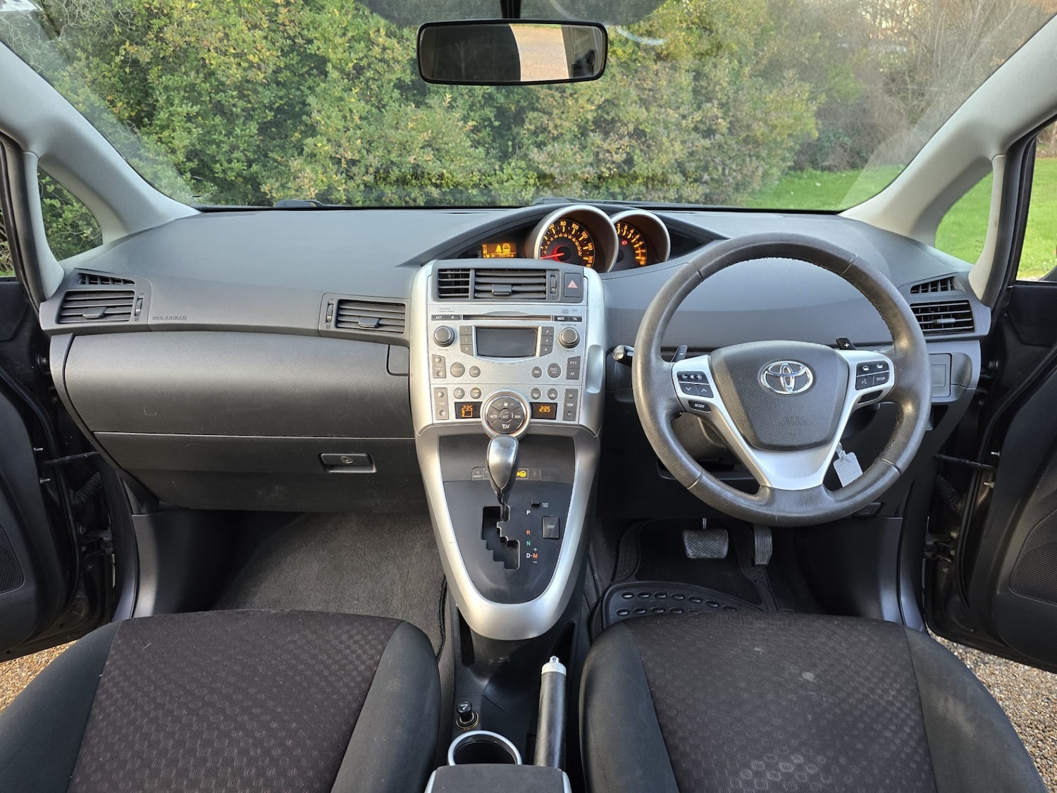 Used Toyota Verso 2010 for sale - 76920182: Photo 24