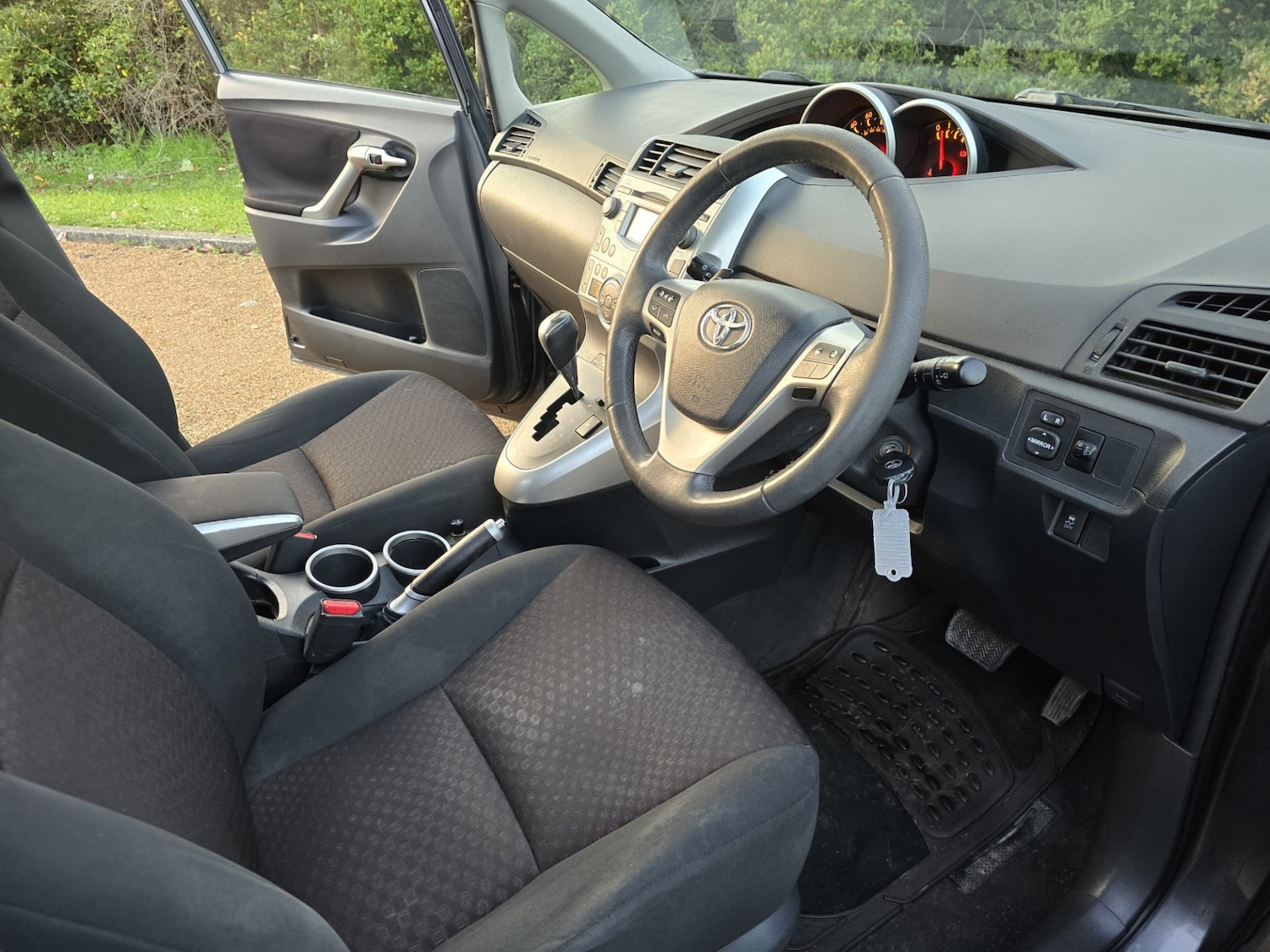 Used Toyota Verso 2010 for sale - 76920182: Photo 25