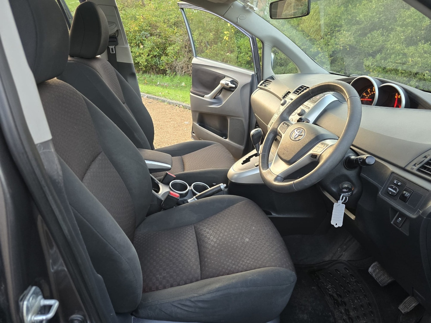 Used Toyota Verso 2010 for sale - 76920182: Photo 26