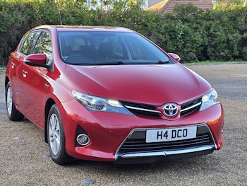 2013 - 1.8 VVTi Hybrid Icon 5dr CVT Auto