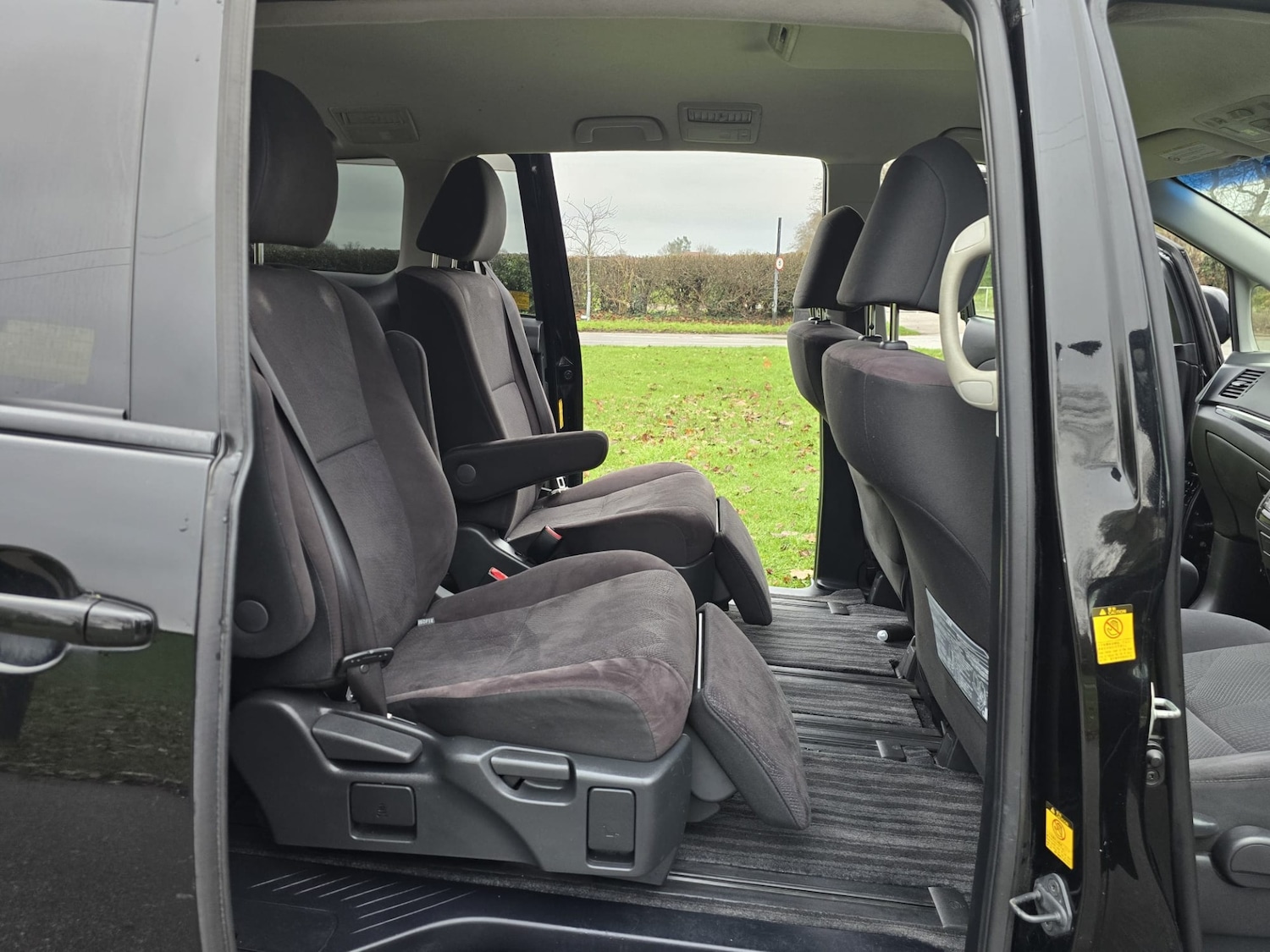 Used Toyota Estima 2025 for sale - 77020130: Photo 31