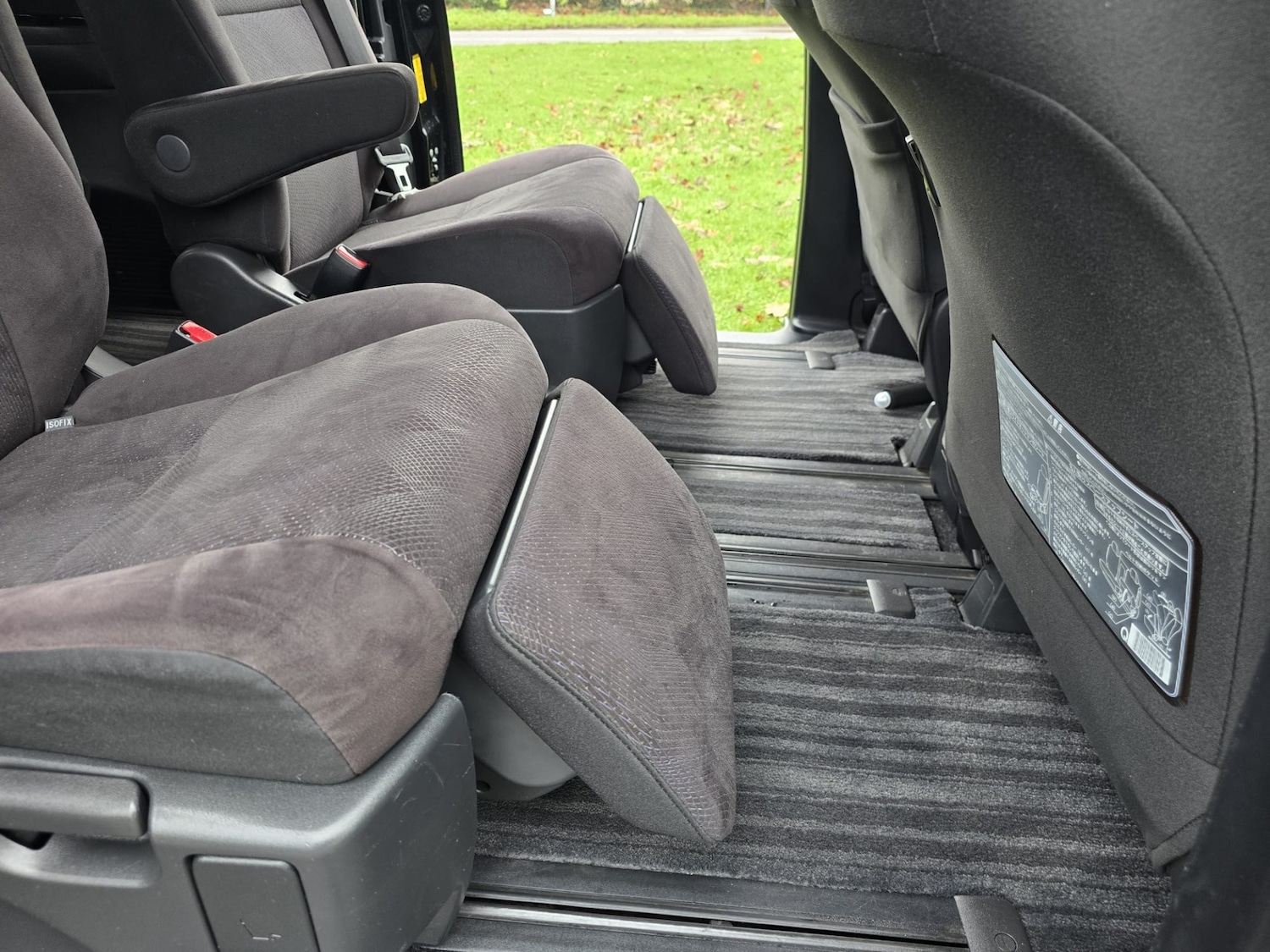 Used Toyota Estima 2025 for sale - 77020130: Photo 34