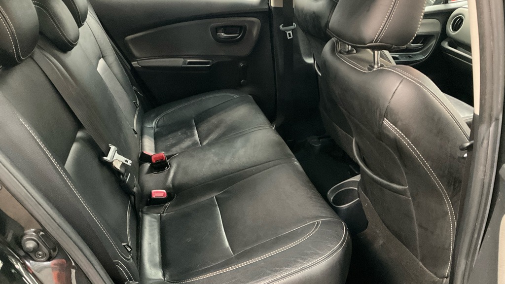 Used Toyota Yaris 2014 for sale - 76121217: Photo 8
