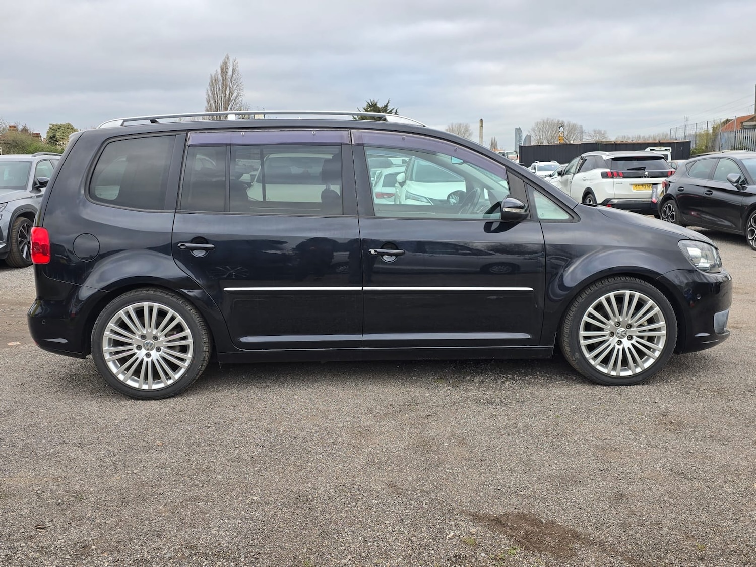 Used Volkswagen Touran 2015 for sale - 77508240: Photo 26