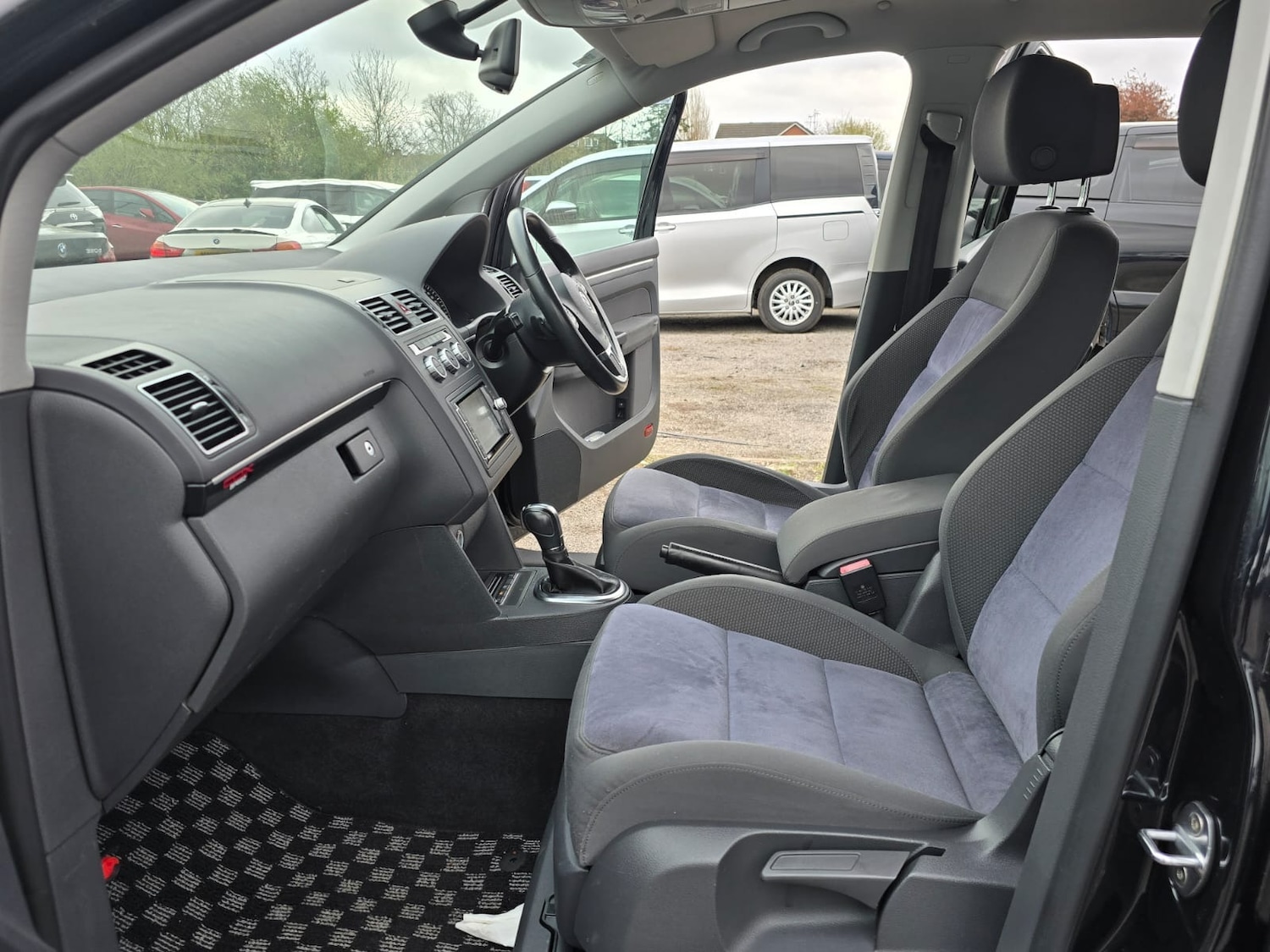 Used Volkswagen Touran 2015 for sale - 77508240: Photo 35