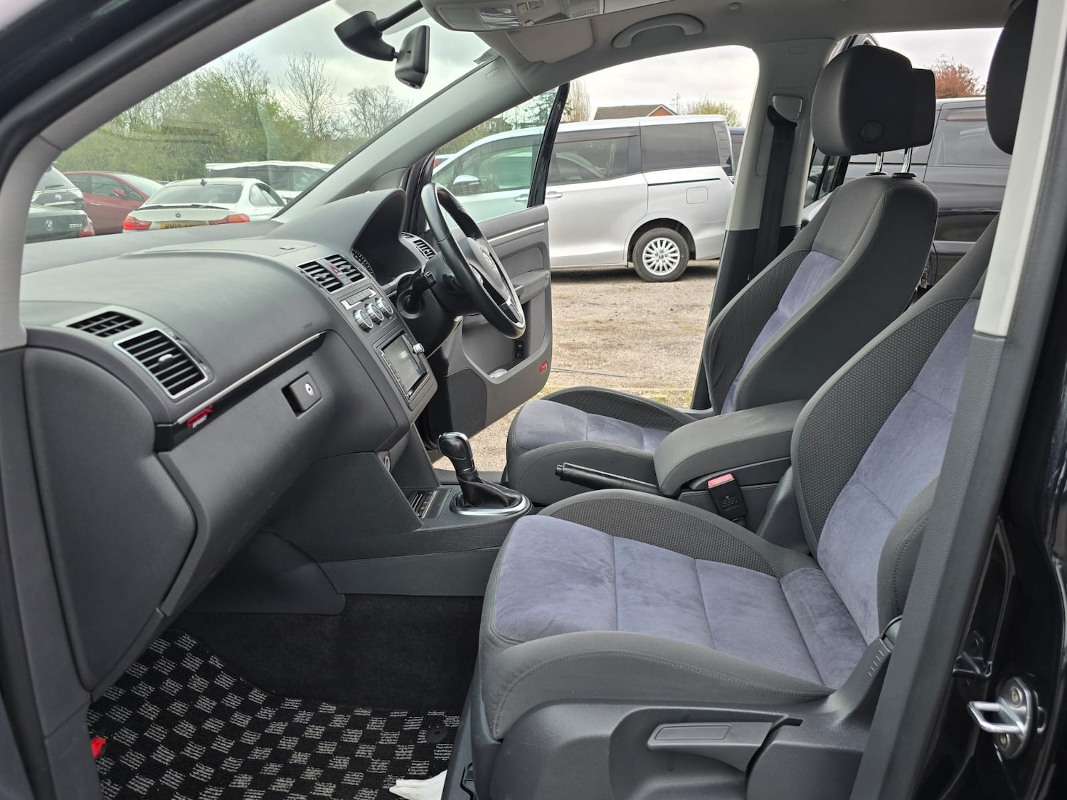 Used Volkswagen Touran 2015 for sale - 77508240: Photo 36