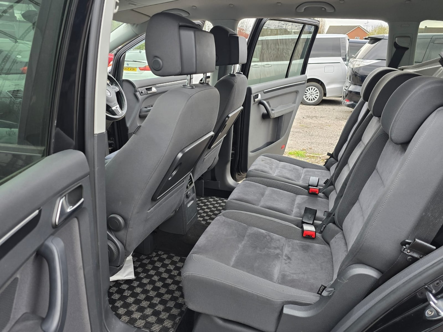 Used Volkswagen Touran 2015 for sale - 77508240: Photo 37