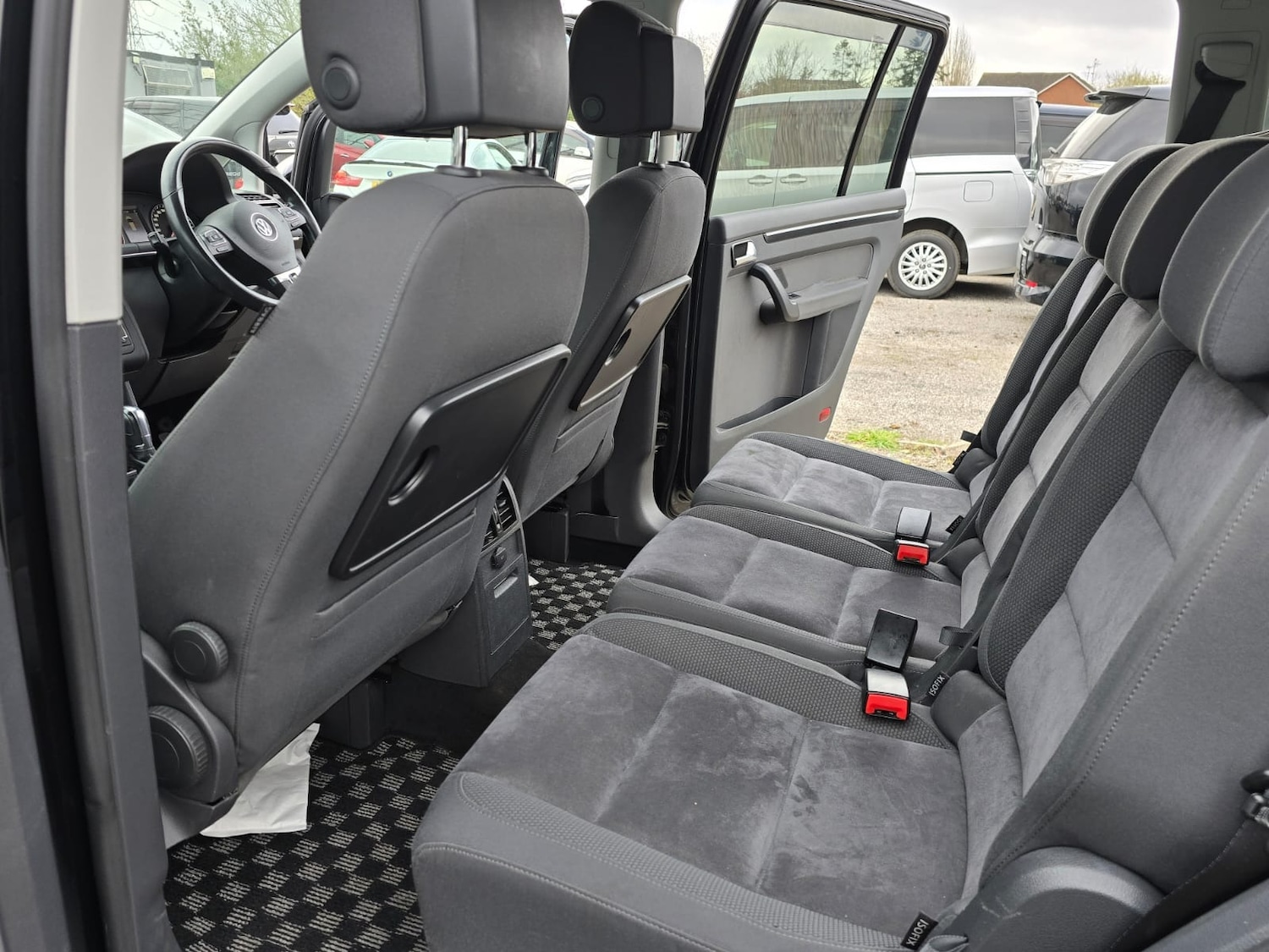 Used Volkswagen Touran 2015 for sale - 77508240: Photo 38