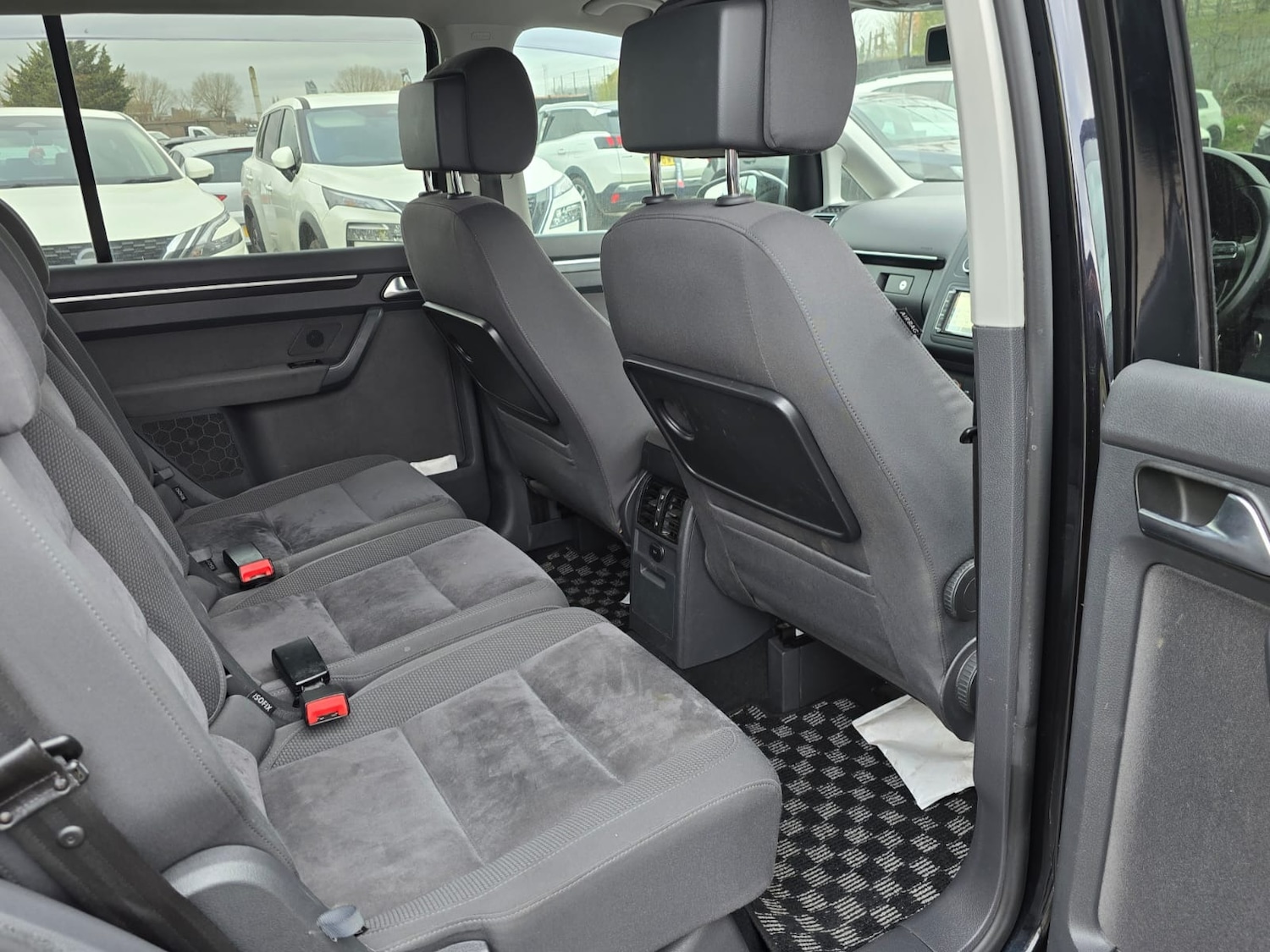 Used Volkswagen Touran 2015 for sale - 77508240: Photo 40