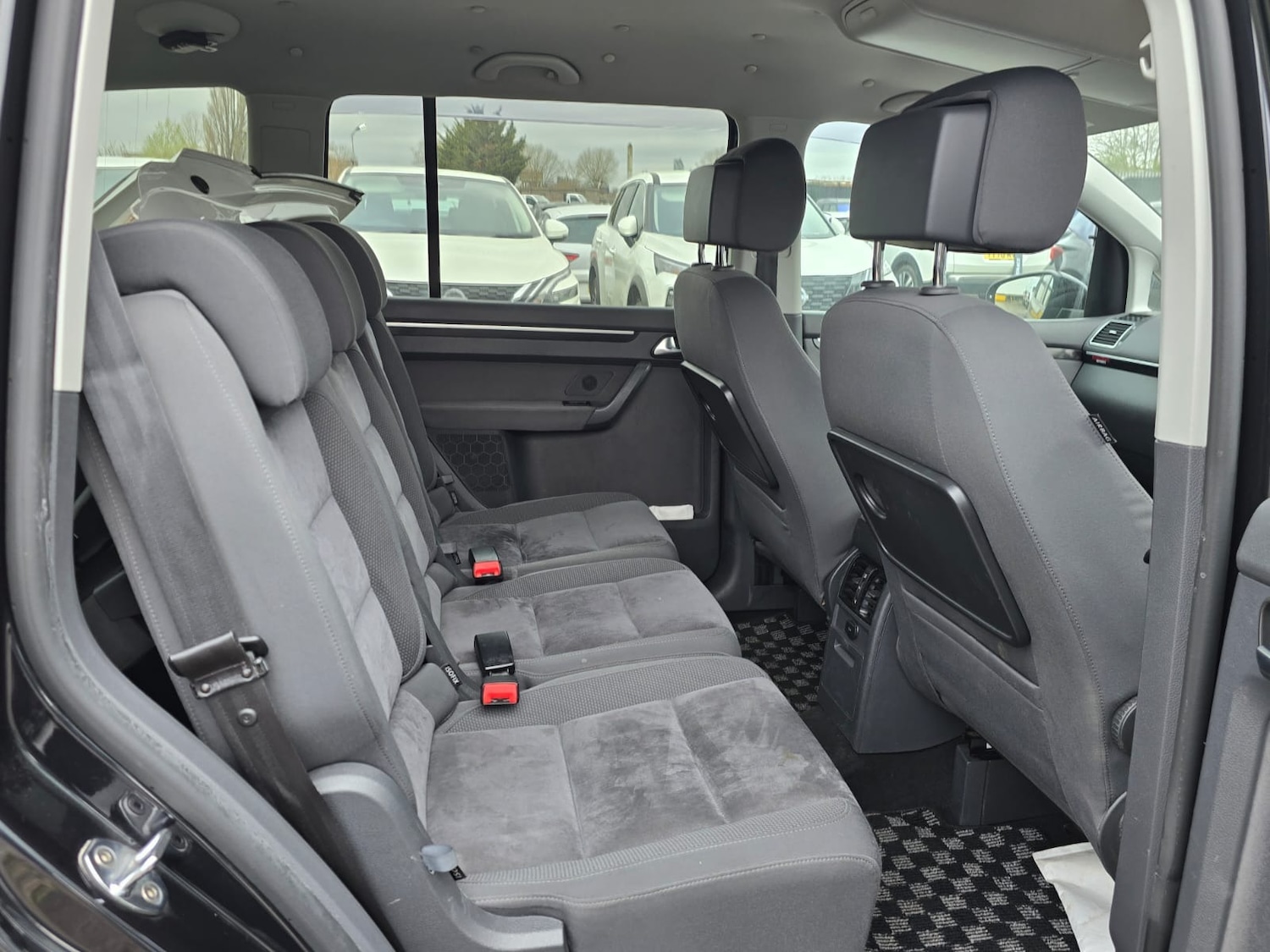 Used Volkswagen Touran 2015 for sale - 77508240: Photo 41