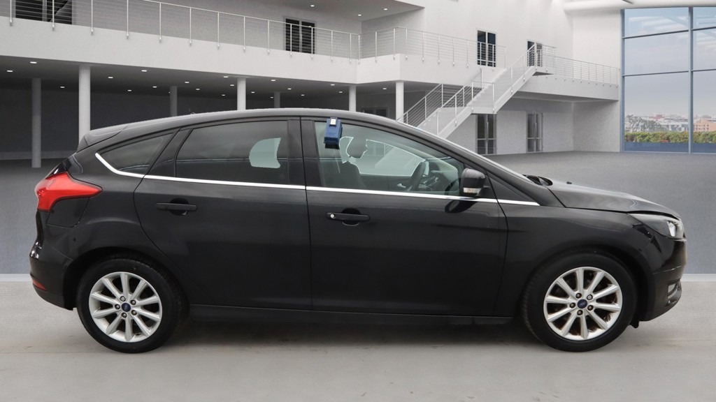 Used Ford Focus 2015 for sale - 76218755: Photo 3