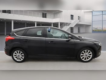 Used Ford Focus 2015 for sale - 76218755: Photo 3