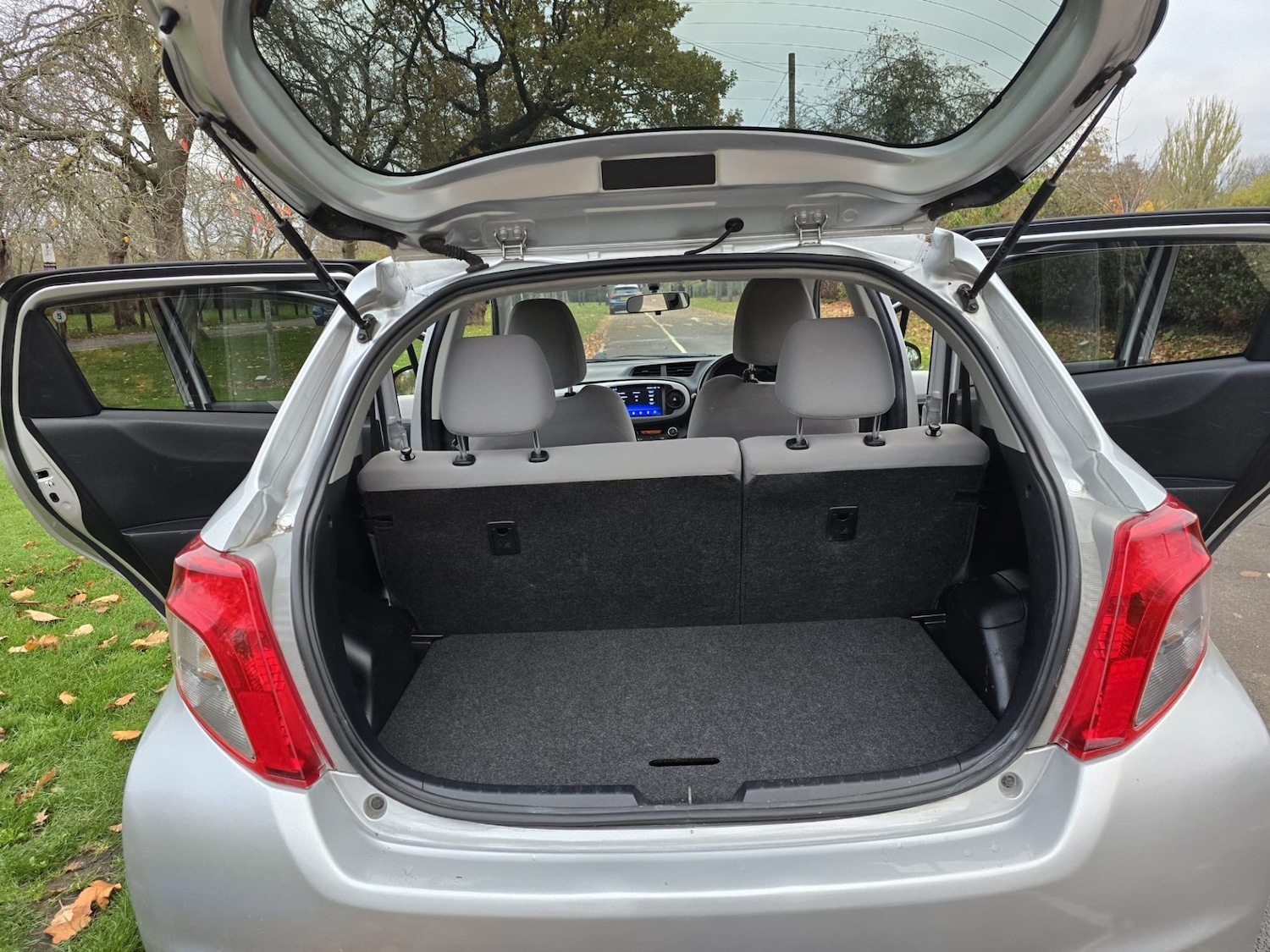 Used Toyota Yaris 2023 for sale - 76511083: Photo 17