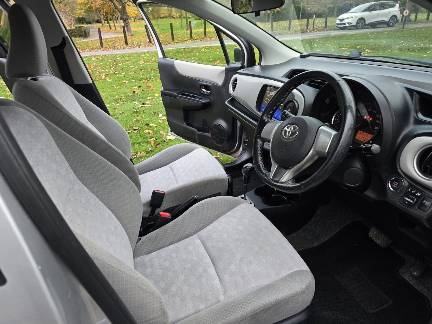 Used Toyota Yaris 2023 for sale - 76511083: Photo 31