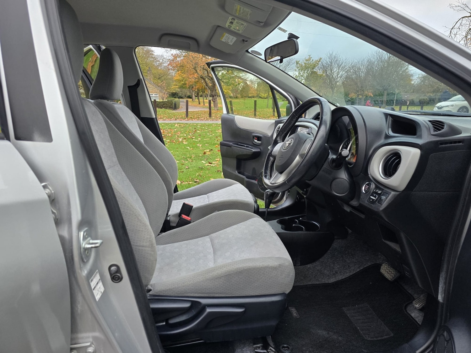 Used Toyota Yaris 2023 for sale - 76511083: Photo 34