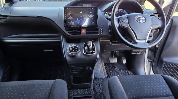 Used Toyota Voxy 2016 for sale - 74446354: Photo 18