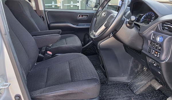 Used Toyota Voxy 2016 for sale - 74446354: Photo 23