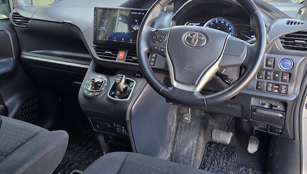 Used Toyota Voxy 2016 for sale - 74446354: Photo 24