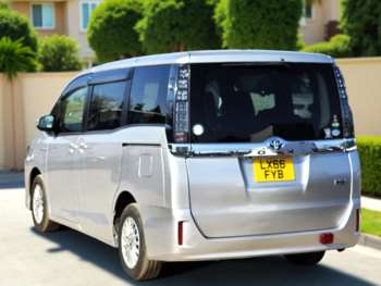 Used Toyota Voxy 2016 for sale - 74446354: Photo
