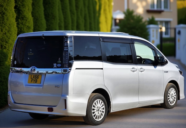 Used Toyota Voxy 2016 for sale - 74446354: Photo 5