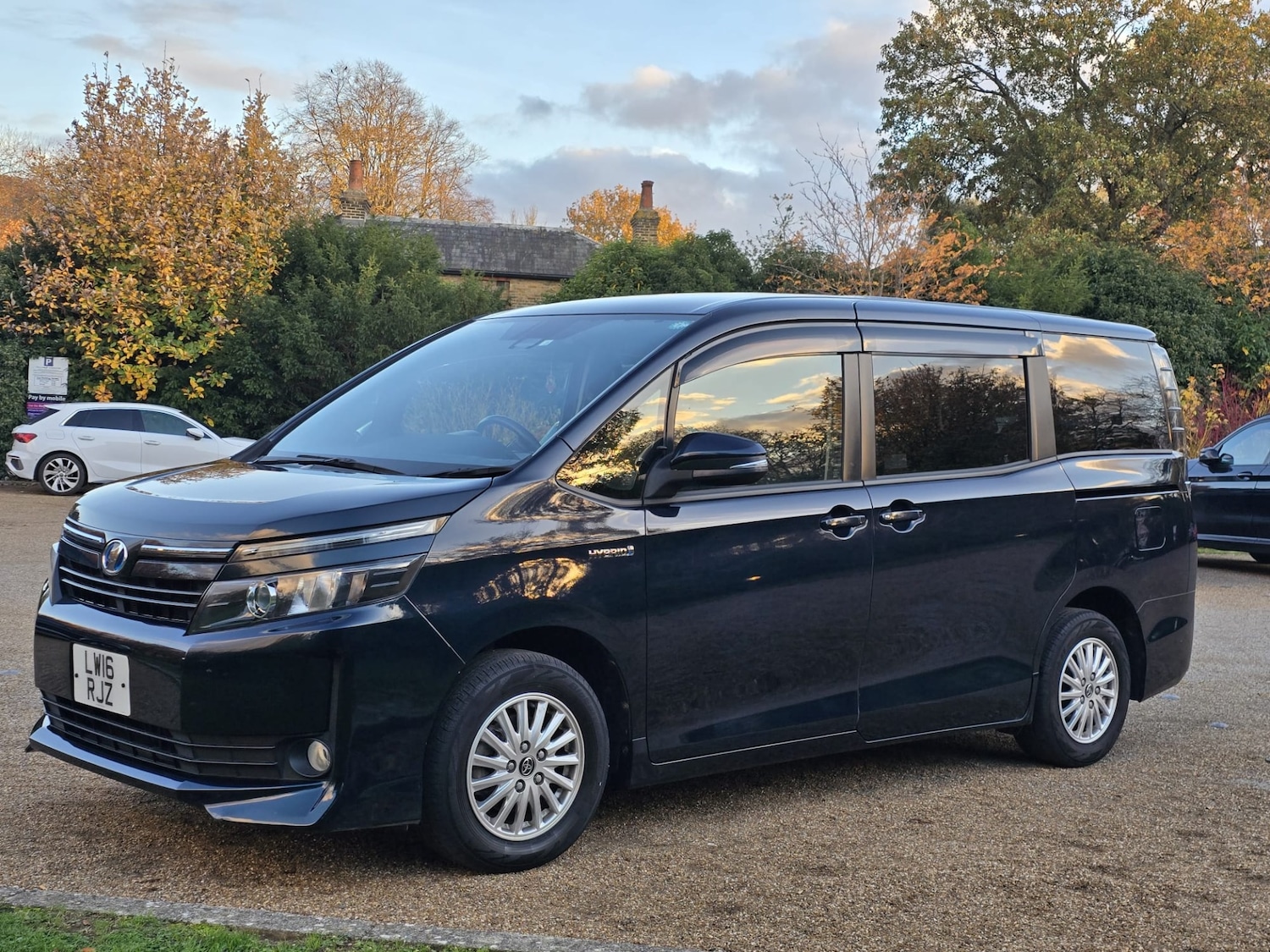 Used Toyota Voxy 2016 for sale - 76519802: Photo 16