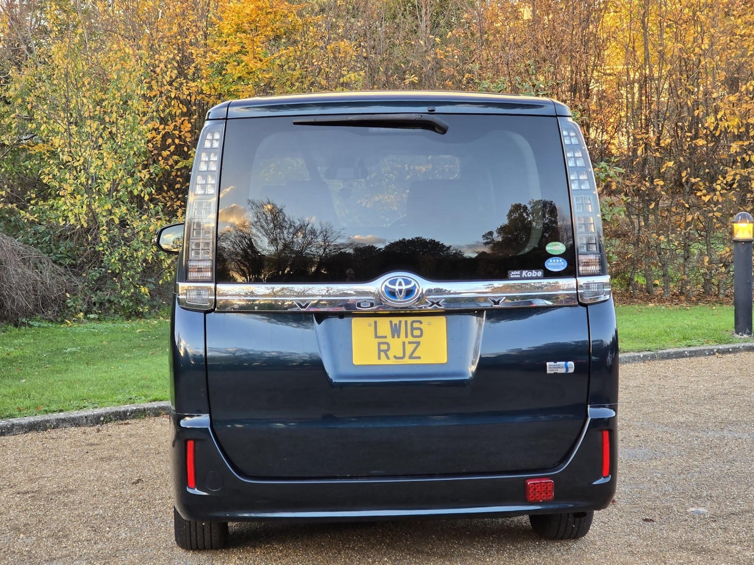 Used Toyota Voxy 2016 for sale - 76519802: Photo 24